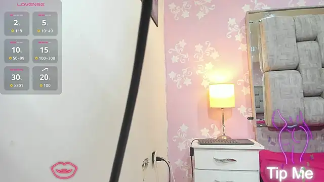 Snapshot of KatySweetas chatting on 10-08-25, 07:22 KatySweetas online show from 10-08-25, 07:22