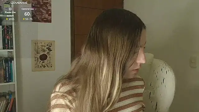 velvet  moon online show from 02-26-26, 05:39