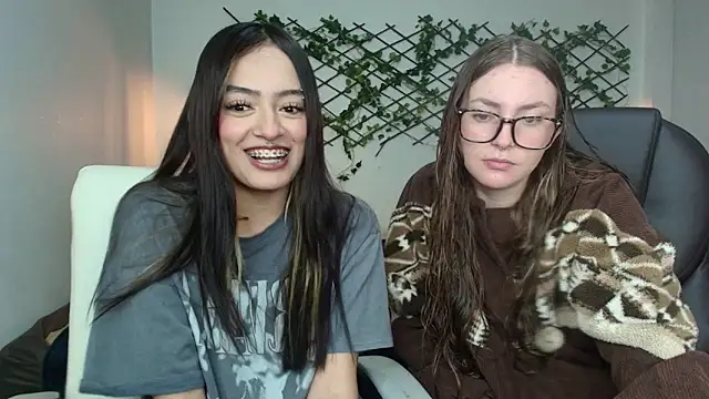 velvet  moon online show from 04-11-26, 11:20