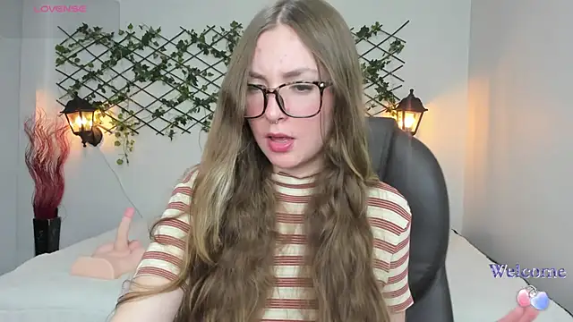 velvet  moon online show from 04-23-26, 12:12