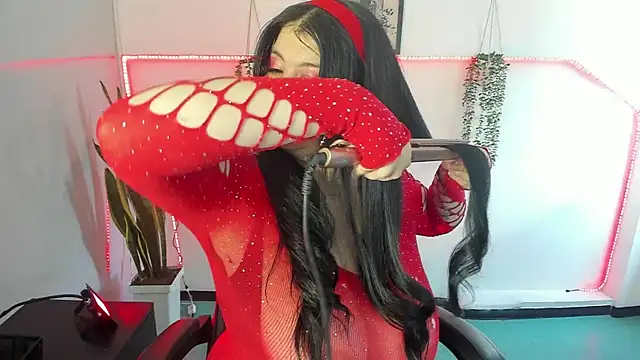 Angie lynn online show from 12-14-25, 06:45