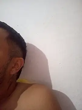 Snapshot of Hotguys111 chatting on 11-25-25, 05:29 Hotguys111 online show from 11-25-25, 05:29