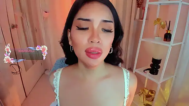 MS LUNA online show from 12-19-25, 11:34