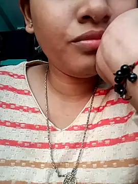 Snapshot of Snehabeauti chatting on 11-11-25, 11:21 Snehabeauti online show from 11-11-25, 11:21