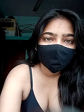 Snapshot of Snehabeauti chatting on 03-08-26, 05:00 Snehabeauti online show from 03-08-26, 05:00