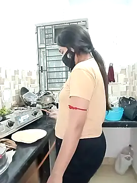 Snapshot of Snehabeauti chatting on 04-08-26, 02:17 Snehabeauti online show from 04-08-26, 02:17