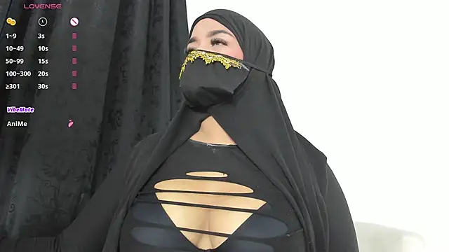 Snapshot of thaira_aly chatting on 11-07-25, 06:13 thaira aly online show from 11-07-25, 06:13