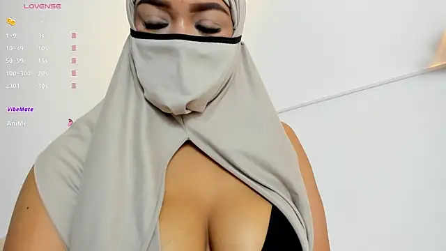 Snapshot of thaira_aly chatting on 11-26-25, 09:38 thaira aly online show from 11-26-25, 09:38