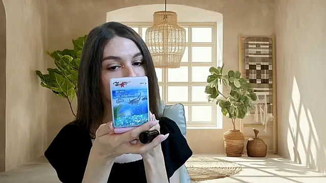 Snapshot of KellyShines chatting on 05-27-26, 03:20 KellyShines online show from 05-27-26, 03:20