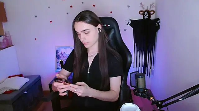 Snapshot of Gabi299 chatting on 07-26-26, 04:58 Gabi299 online show from 07-26-26, 04:58