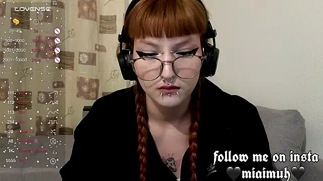 Snapshot of mia__yui chatting on 10-24-25, 08:16 mia  yui online show from 10-24-25, 08:16