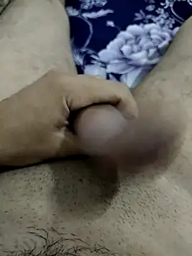 Snapshot of Zepe_12 chatting on 10-25-25, 10:15 Zepe 12 online show from 10-25-25, 10:15