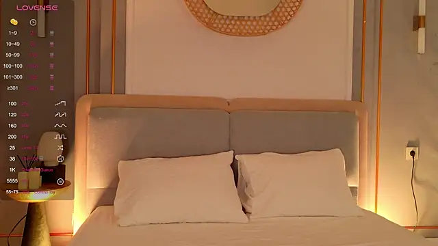 Snapshot of AdoraCortes chatting on 11-15-25, 05:05 AdoraCortes online show from 11-15-25, 05:05