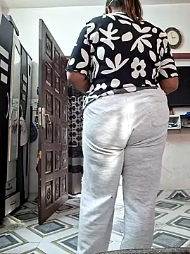 SIMIHOT online show from 01-12-26, 09:14