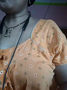 Snapshot of Sonalihot_ chatting on 09-09-25, 04:56 Sonalihot  online show from 09-09-25, 04:56