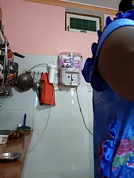 Snapshot of Sonalihot_ chatting on 09-19-25, 04:36 Sonalihot  online show from 09-19-25, 04:36