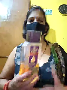 Snapshot of Sonalihot_ chatting on 10-26-25, 08:09 Sonalihot  online show from 10-26-25, 08:09
