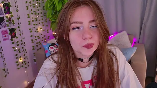 Snapshot of Moon__Bunny chatting on 09-11-25, 03:34 Moon Bunny online show from 09-11-25, 03:34