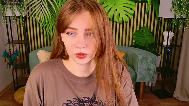 Snapshot of Moon__Bunny chatting on 10-10-25, 03:44 Moon Bunny online show from 10-10-25, 03:44