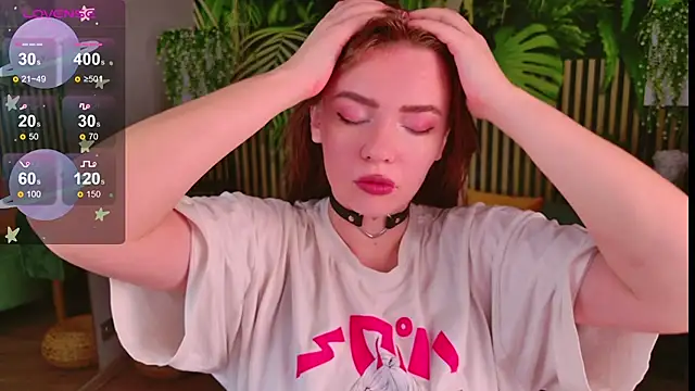 Snapshot of Moon__Bunny chatting on 10-19-25, 04:07 Moon Bunny online show from 10-19-25, 04:07