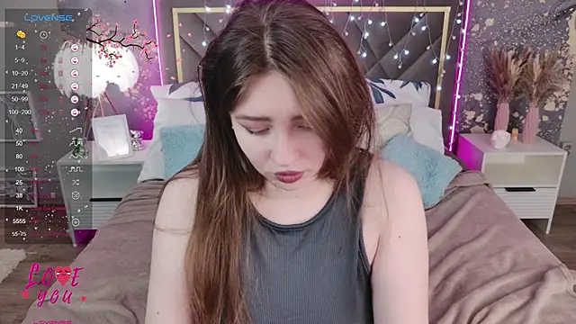 Snapshot of Moon__Bunny chatting on 02-21-26, 01:45 Moon Bunny online show from 02-21-26, 01:45