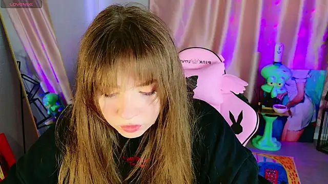 Snapshot of Moon__Bunny chatting on 05-03-26, 01:28 Moon Bunny online show from 05-03-26, 01:28