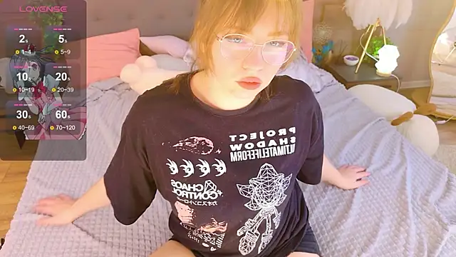 Snapshot of Moon__Bunny chatting on 06-06-26, 03:28 Moon Bunny online show from 06-06-26, 03:28