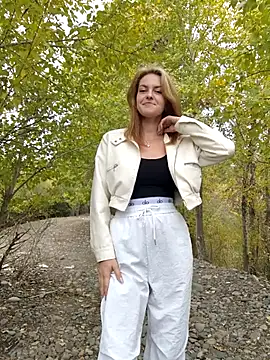 Snapshot of YOOUR_EVAA chatting on 09-22-25, 05:42 YOOUR EVAA online show from 09-22-25, 05:42