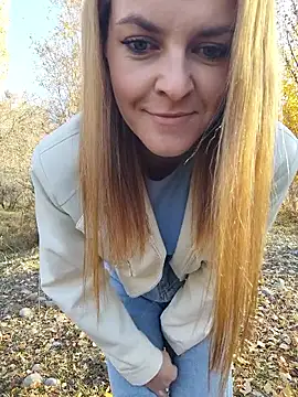 Snapshot of YOOUR_EVAA chatting on 10-22-25, 10:15 YOOUR EVAA online show from 10-22-25, 10:15