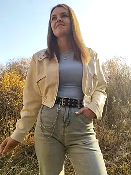 Snapshot of YOOUR_EVAA chatting on 10-23-25, 10:14 YOOUR EVAA online show from 10-23-25, 10:14