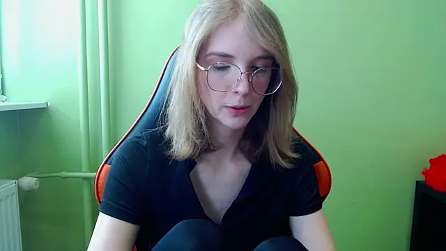 juicyPenny online show from 03-24-26, 07:35