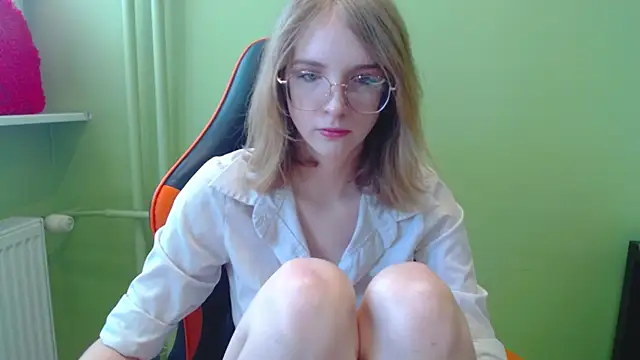 juicyPenny online show from 03-26-26, 07:47