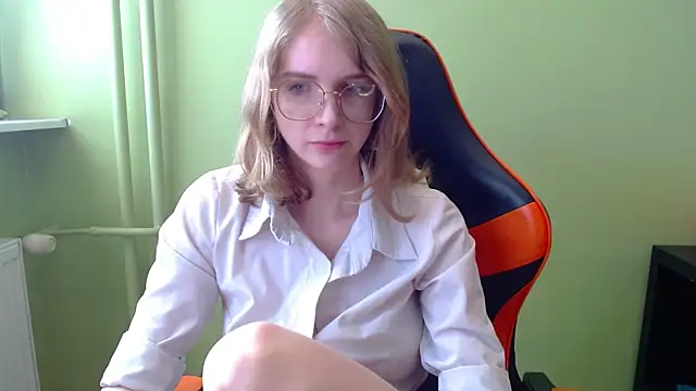 juicyPenny online show from 04-11-26, 07:56