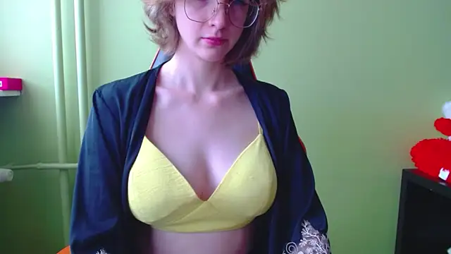 Snapshot of juicyPenny chatting on 05-22-26, 06:20 juicyPenny online show from 05-22-26, 06:20