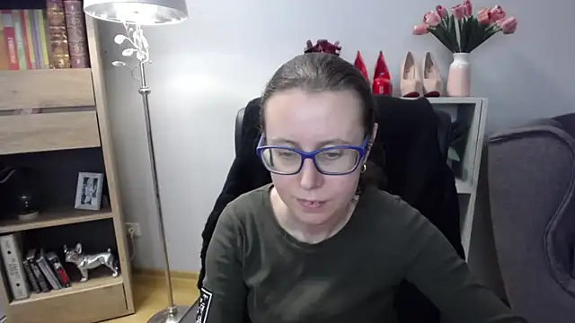 sweetxLizzy online show from 12-18-25, 05:35