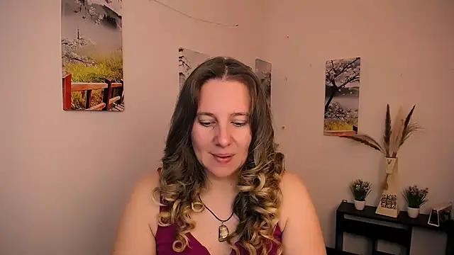 Snapshot of Darklure_ chatting on 09-09-25, 08:52 Darklure  online show from 09-09-25, 08:52