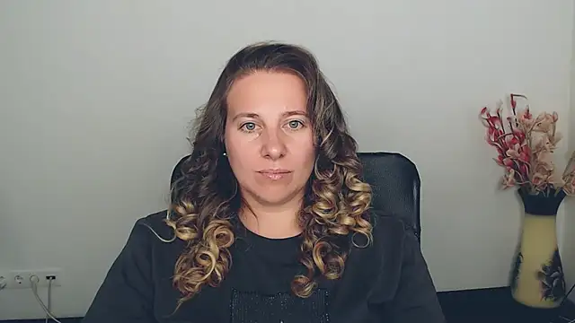 Snapshot of Darklure_ chatting on 09-12-25, 01:55 Darklure  online show from 09-12-25, 01:55