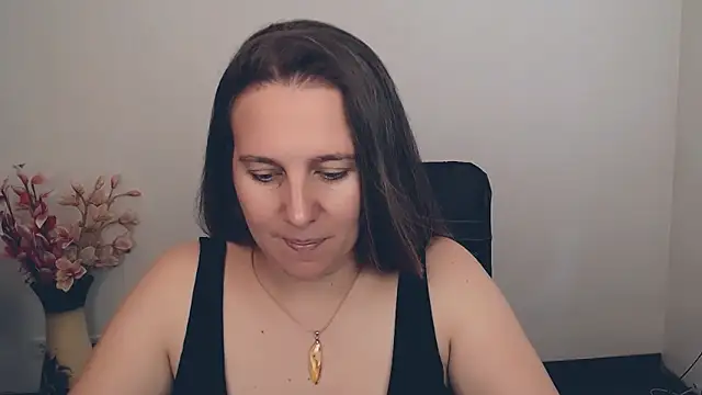 Snapshot of Darklure_ chatting on 09-16-25, 12:39 Darklure  online show from 09-16-25, 12:39