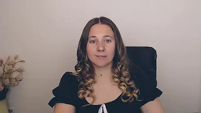 Snapshot of Darklure_ chatting on 09-19-25, 08:20 Darklure  online show from 09-19-25, 08:20