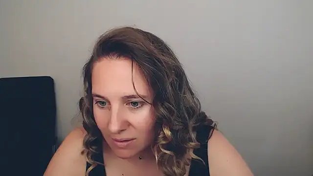 Snapshot of Darklure_ chatting on 09-24-25, 02:09 Darklure  online show from 09-24-25, 02:09