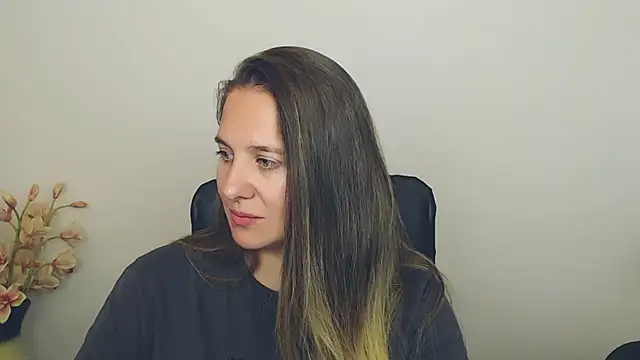 Snapshot of Darklure_ chatting on 09-27-25, 06:13 Darklure  online show from 09-27-25, 06:13