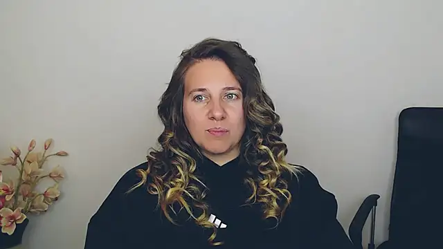 Snapshot of Darklure_ chatting on 09-29-25, 04:01 Darklure  online show from 09-29-25, 04:01