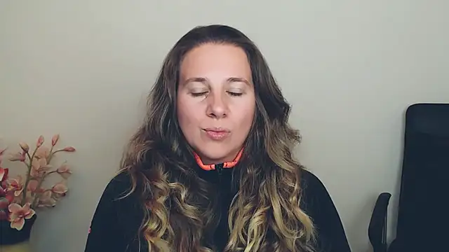 Snapshot of Darklure_ chatting on 10-02-25, 09:11 Darklure  online show from 10-02-25, 09:11