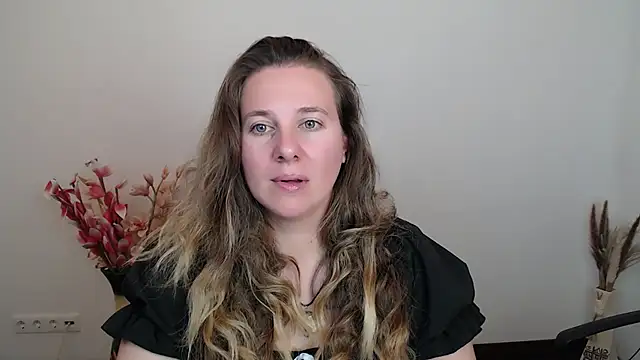 Snapshot of Darklure_ chatting on 10-08-25, 07:11 Darklure  online show from 10-08-25, 07:11