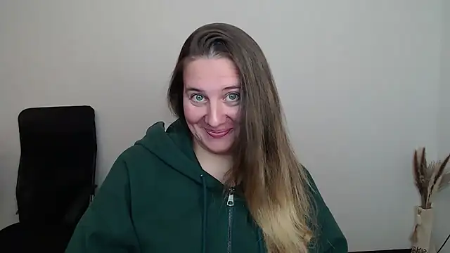 Snapshot of Darklure_ chatting on 10-17-25, 03:25 Darklure  online show from 10-17-25, 03:25