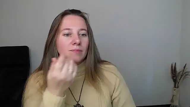 Snapshot of Darklure_ chatting on 10-21-25, 11:22 Darklure  online show from 10-21-25, 11:22