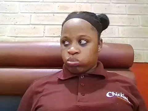 Snapshot of Sexybigassxx40 chatting on 09-11-25, 02:17 Sexybigassxx40 online show from 09-11-25, 02:17