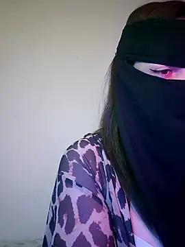 Snapshot of Lavanarabica chatting on 10-13-25, 02:33 Lavanarabica online show from 10-13-25, 02:33