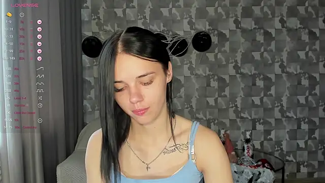 Kseni a online show from 10-28-25, 08:51