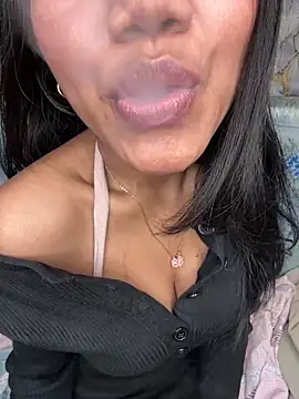 lily 5911 online show from 12-14-25, 01:00